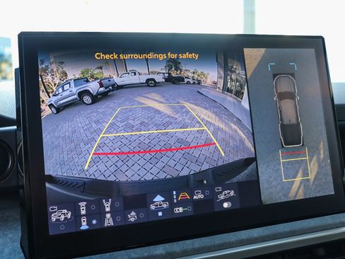 Used 2024 Toyota Tacoma Trailhunter image 32