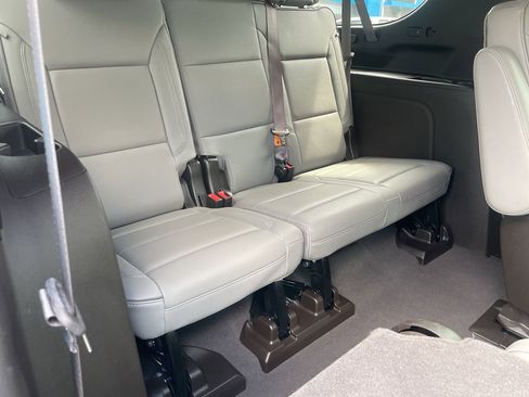 Certified 2023 GMC Yukon XL SLT w/ SLT Luxury Package RWD image 15