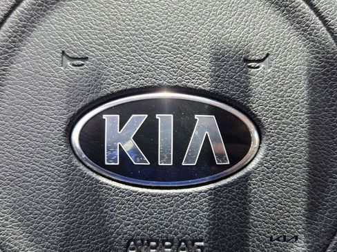 Certified 2022 Kia Sportage EX FWD image 32