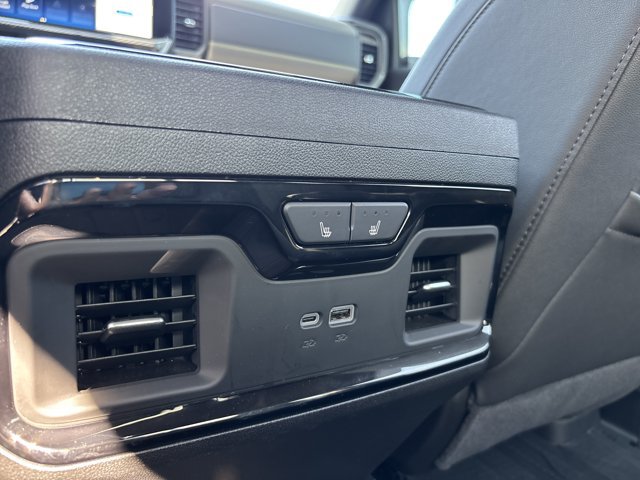 Used 2025 Chevrolet Silverado 2500 ZR2 w/ Technology Package AWD/4WD image 19