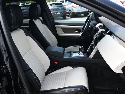 Used 2020 Land Rover Discovery Sport SE R-Dynamic image 17