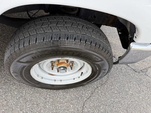 Used 2014 Ford E-250 and Econoline 250 w/ Power Group image 12