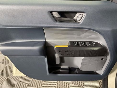 Used 2025 Ford Maverick Tremor image 17