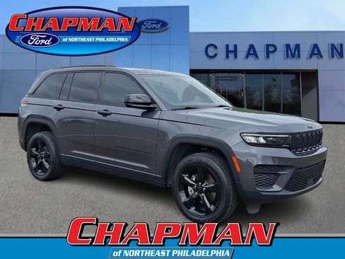 Used 2023 Jeep Grand Cherokee Altitude AWD/4WD image 1