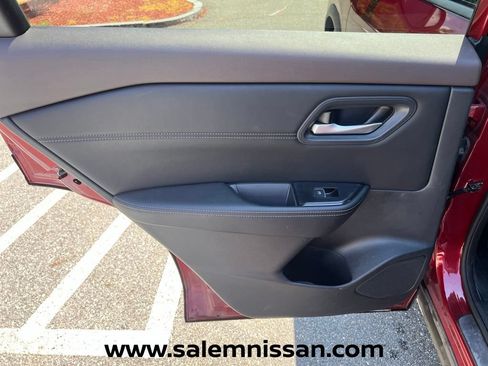 Used 2023 Nissan Rogue SL AWD/4WD image 21