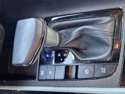 Used 2025 Hyundai Elantra Limited image 40