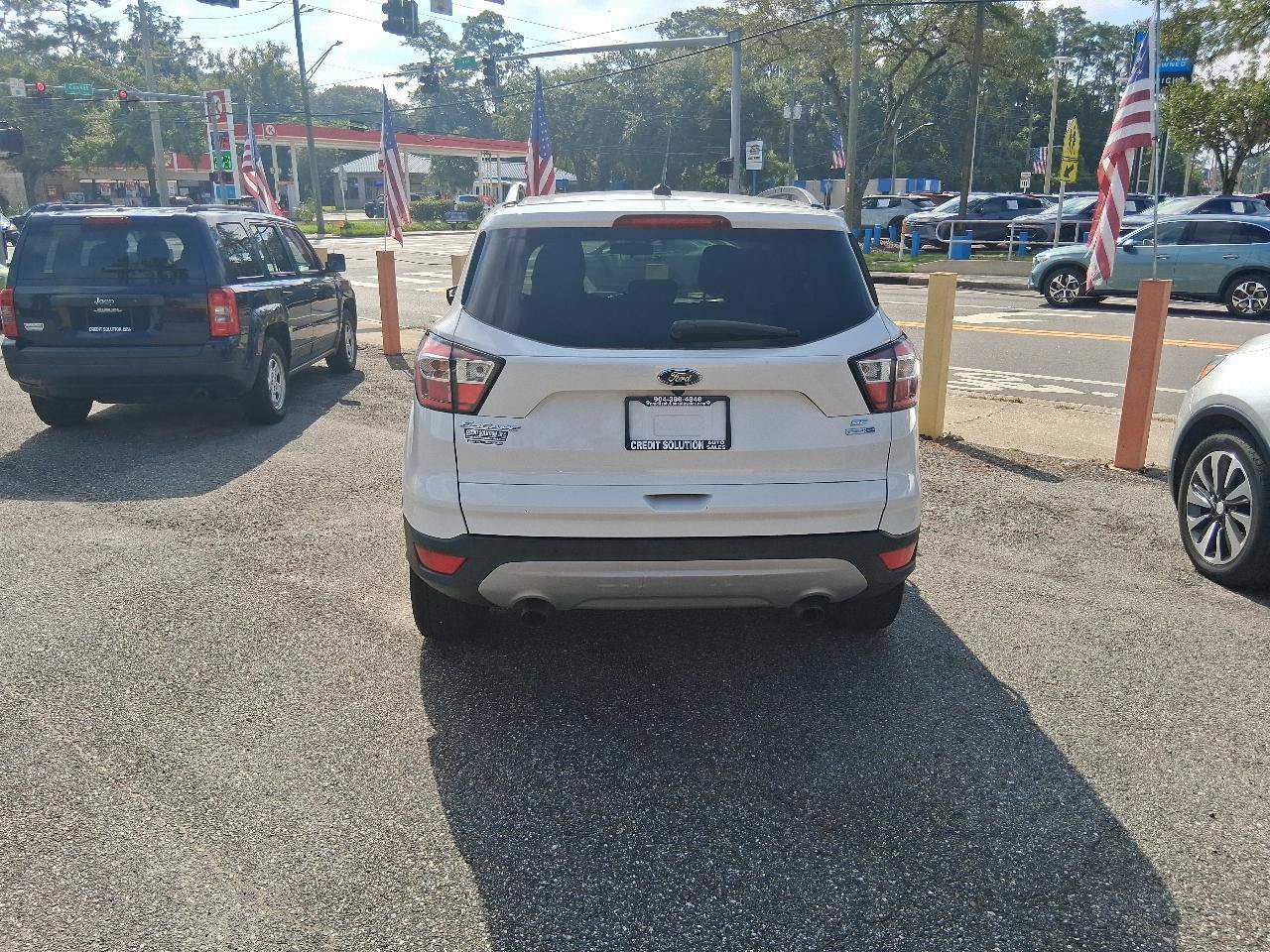 Used 2018 Ford Escape SE AWD/4WD image 4
