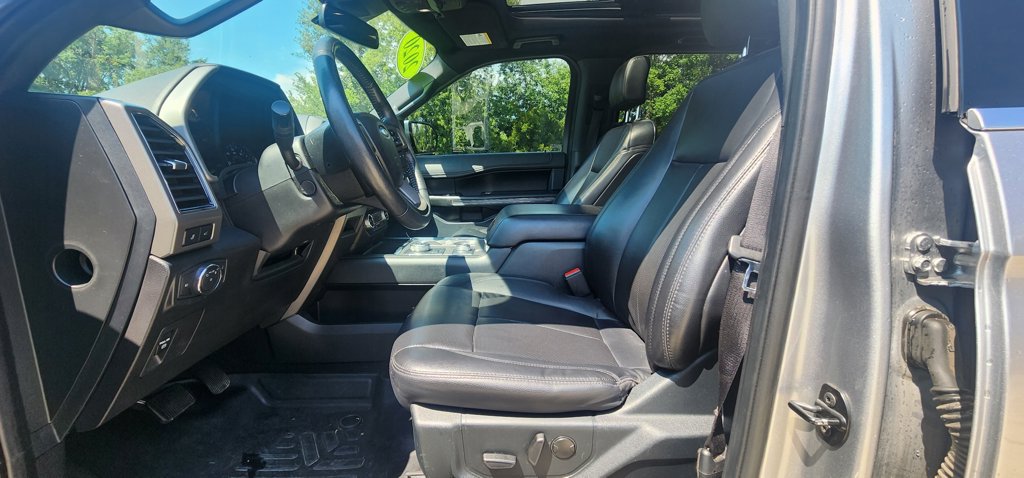 Used 2020 Ford Expedition XLT w/ Equipment Group 202A AWD/4WD image 16