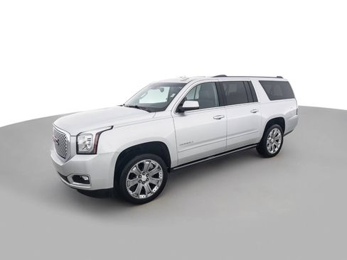 Used 2016 GMC Yukon XL Denali w/ Open Road Package image 9