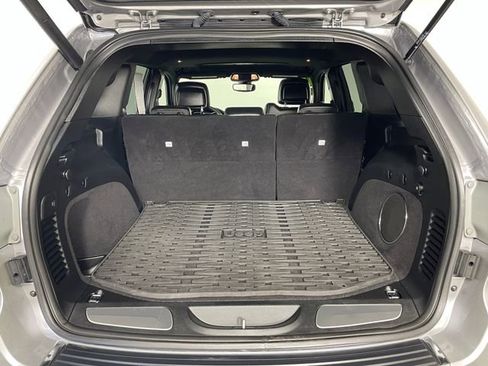 Used 2019 Jeep Grand Cherokee Limited AWD/4WD image 17