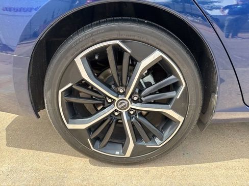 Used 2023 Nissan Altima 2.5 SR image 8