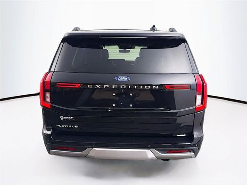 Used 2025 Ford Expedition Platinum AWD/4WD image 10