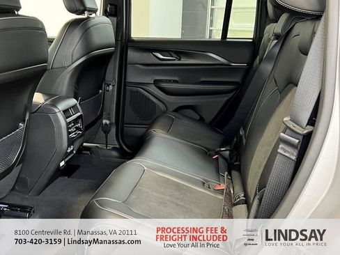 New 2025 Jeep Grand Cherokee Altitude AWD/4WD image 22