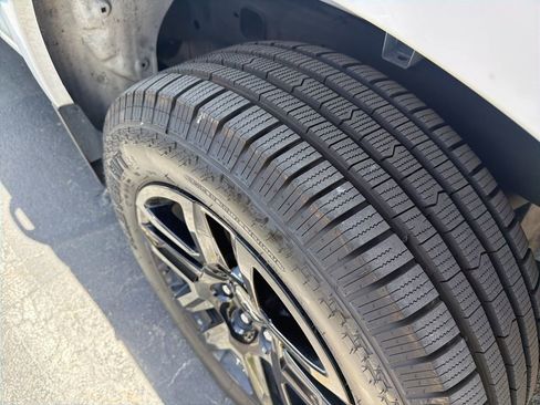 Used 2024 Chevrolet Silverado 1500 Custom image 7