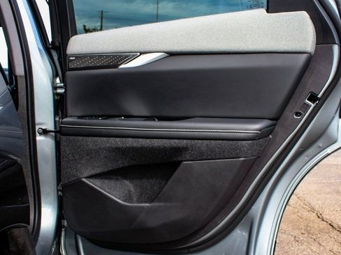 Used 2025 Cadillac Optiq Luxury 1 image 13