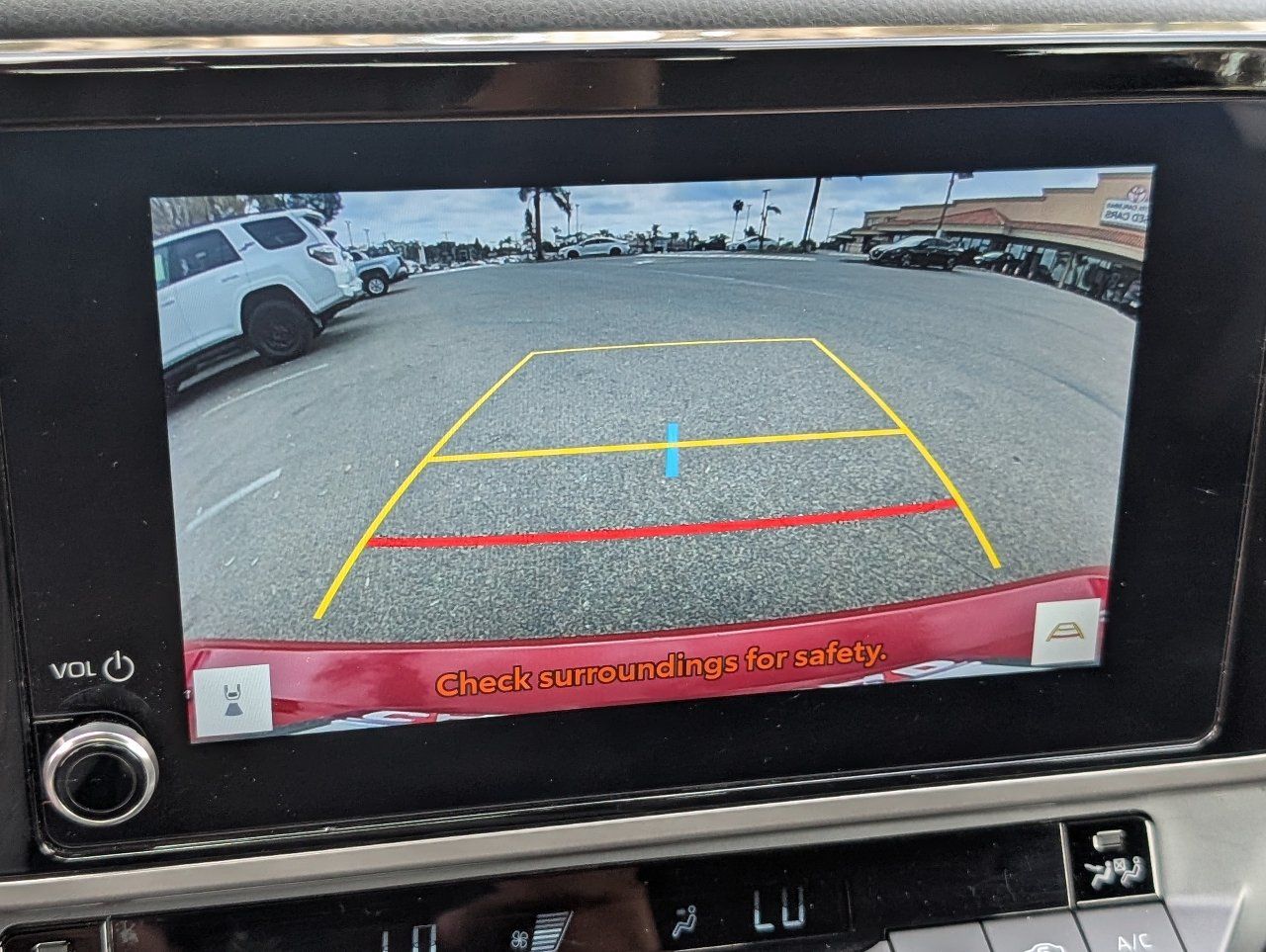 Used 2025 Toyota Camry SE FWD image 6