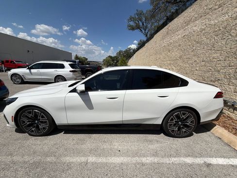 Certified 2024 BMW i5 eDrive40i w/ M Sport Package RWD image 2