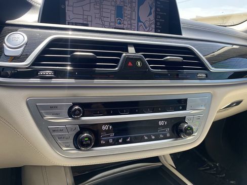 Used 2021 BMW 745e xDrive w/ Premium Package AWD/4WD image 10