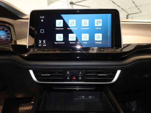 Used 2026 Volkswagen Atlas Cross Sport SE FWD image 15