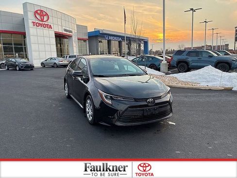 Certified 2023 Toyota Corolla LE image 1