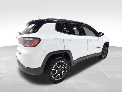 Used 2025 Jeep Compass Trailhawk AWD/4WD image 4