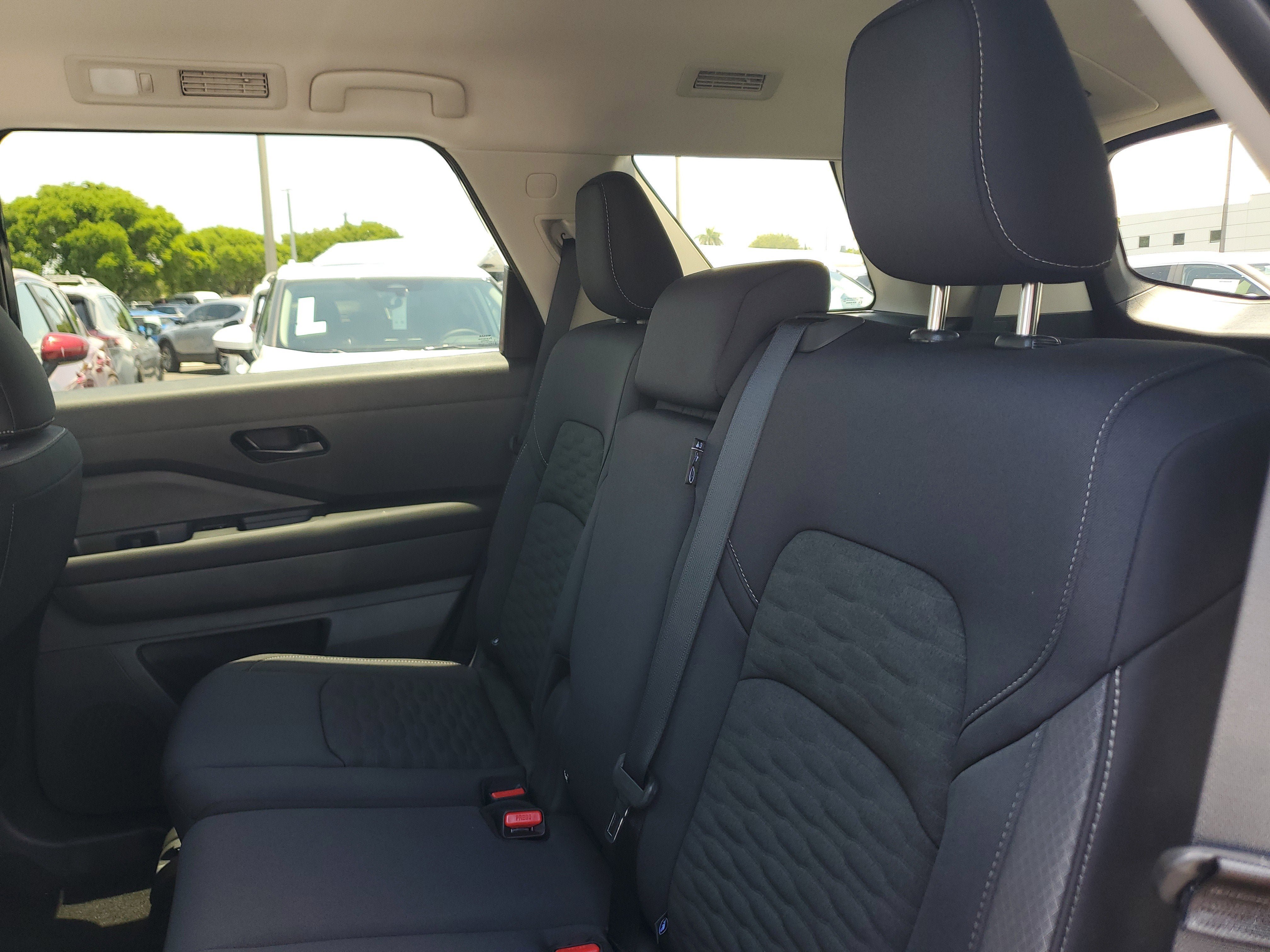 New 2025 Nissan Pathfinder S AWD/4WD image 12
