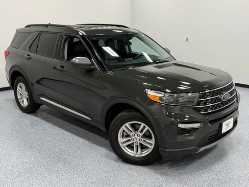 Used 2023 Ford Explorer XLT w/ Equipment Group 202A AWD/4WD image 43