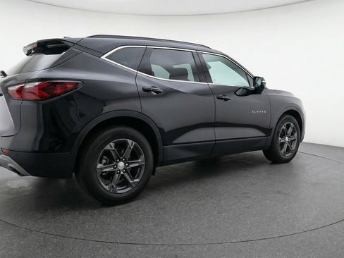 Used 2025 Chevrolet Blazer LT image 9