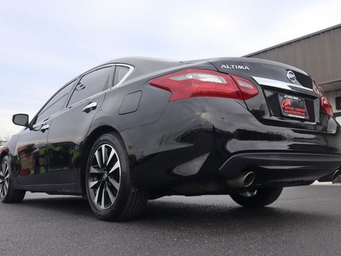 Used 2018 Nissan Altima 2.5 SL FWD image 19