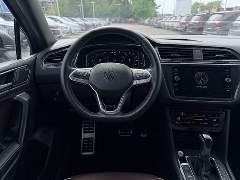 Used 2023 Volkswagen Tiguan SEL R-Line AWD/4WD image 28
