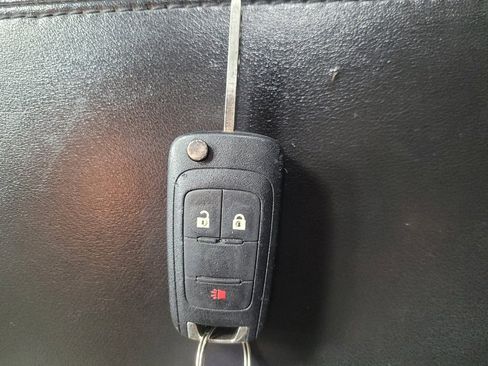 Used 2017 Chevrolet Equinox LT image 32