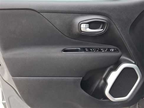 Used 2020 Jeep Renegade Sport w/ Sport Appearance Group image 12