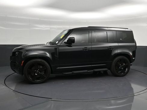 Used 2024 Land Rover Defender 110 X-Dynamic SE AWD/4WD image 7