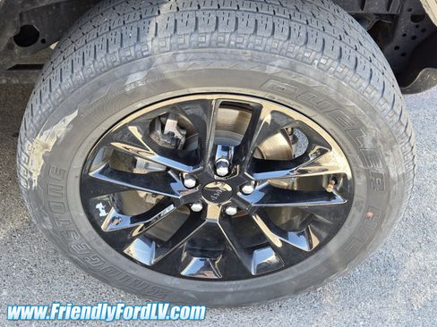Used 2021 Jeep Gladiator Overland AWD/4WD image 3