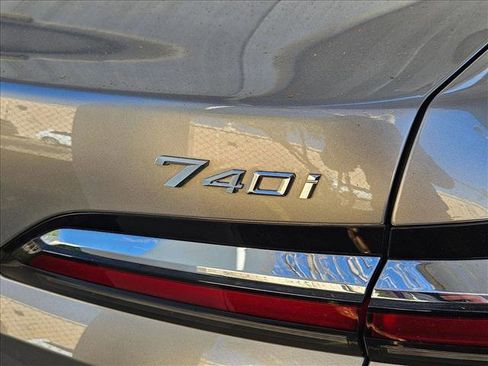 Certified 2023 BMW 740i 740i image 8