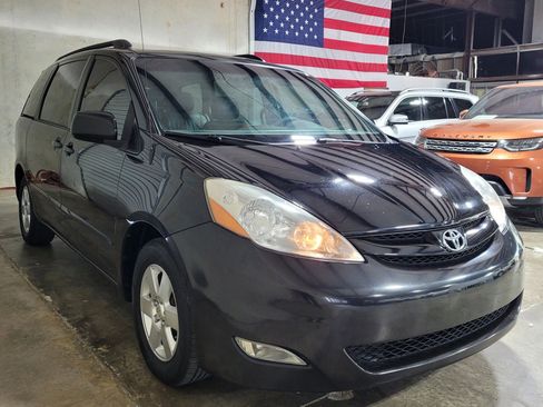 Used 2008 Toyota Sienna XLE image 4