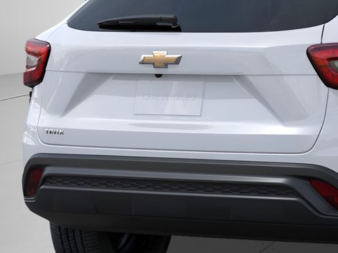 New 2026 Chevrolet Trax LS image 14