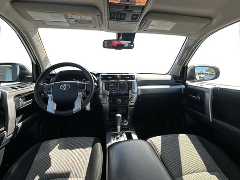 Used 2020 Toyota 4Runner SR5 AWD/4WD image 12