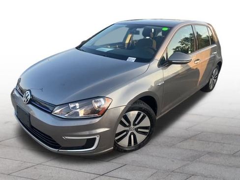 Used 2016 Volkswagen e-Golf SE w/ DC Fast Charging Package image 3