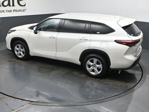 Used 2020 Toyota Highlander L image 48