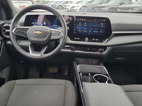 Used 2025 Chevrolet Equinox LT FWD image 10