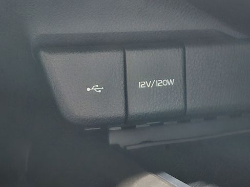 Used 2022 Toyota Camry SE image 25