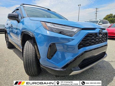 Used 2024 Toyota RAV4 SE AWD/4WD image 7