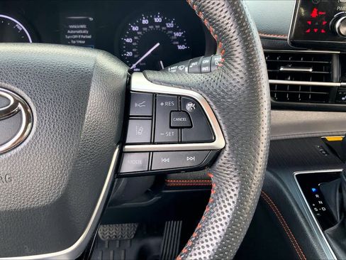 Used 2023 Toyota Sienna XSE w/ XSE Plus Package FWD image 24