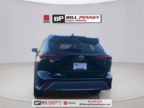 New 2026 Toyota Highlander Limited image 4