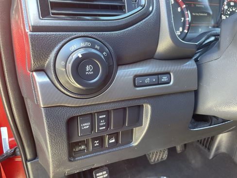 Used 2024 Nissan Titan PRO-4X w/ Pro-4x Convenience Package image 13