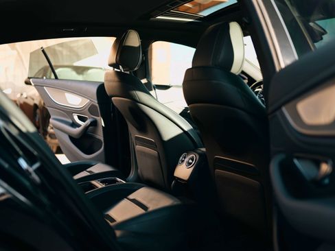 Used 2019 Mercedes-Benz AMG GT 63 image 16