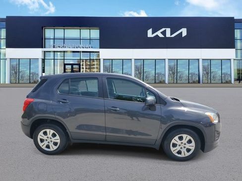 Used 2016 Chevrolet Trax LS FWD image 3