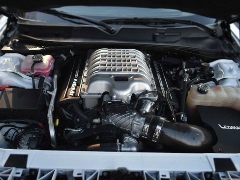 Used 2022 Dodge Challenger SRT Hellcat RWD image 31