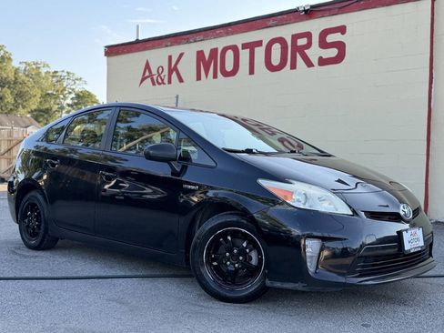 Used 2014 Toyota Prius Two FWD image 1